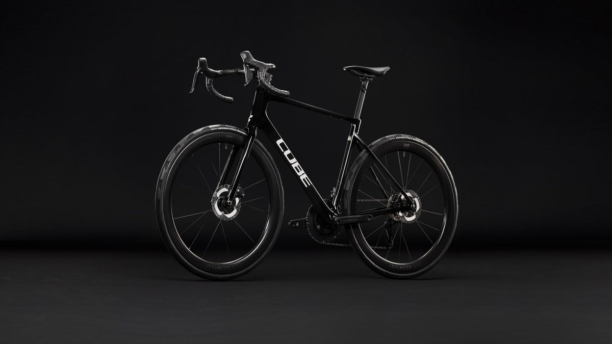Cube Attain C:62 SLT  carbon´n´white (2027)