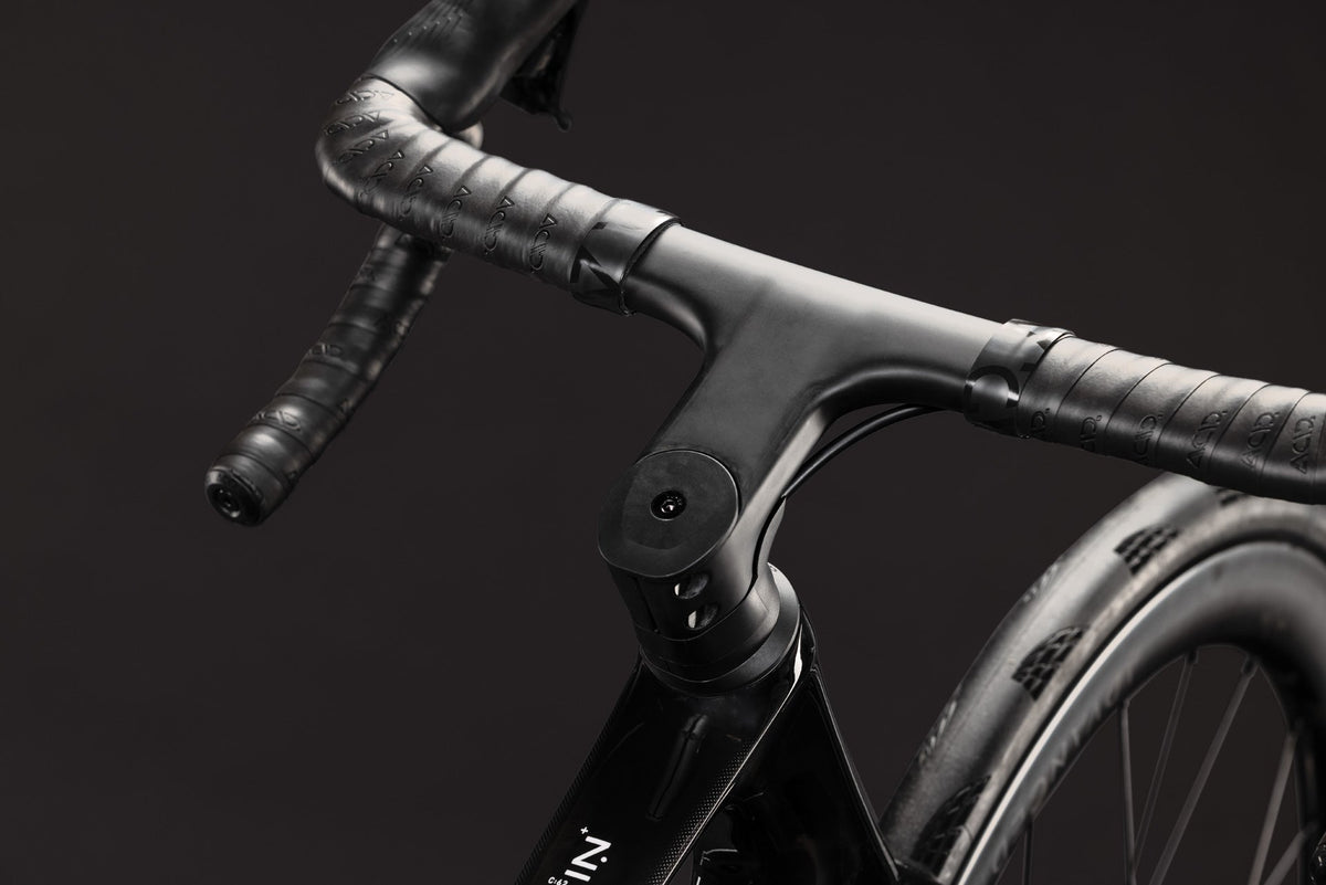 Cube Attain C:62 SLT  carbon´n´white (2027)