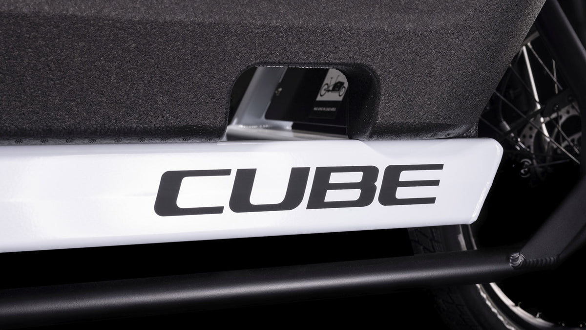 Cube Cargo Hybrid 500 flashwhite´n´black