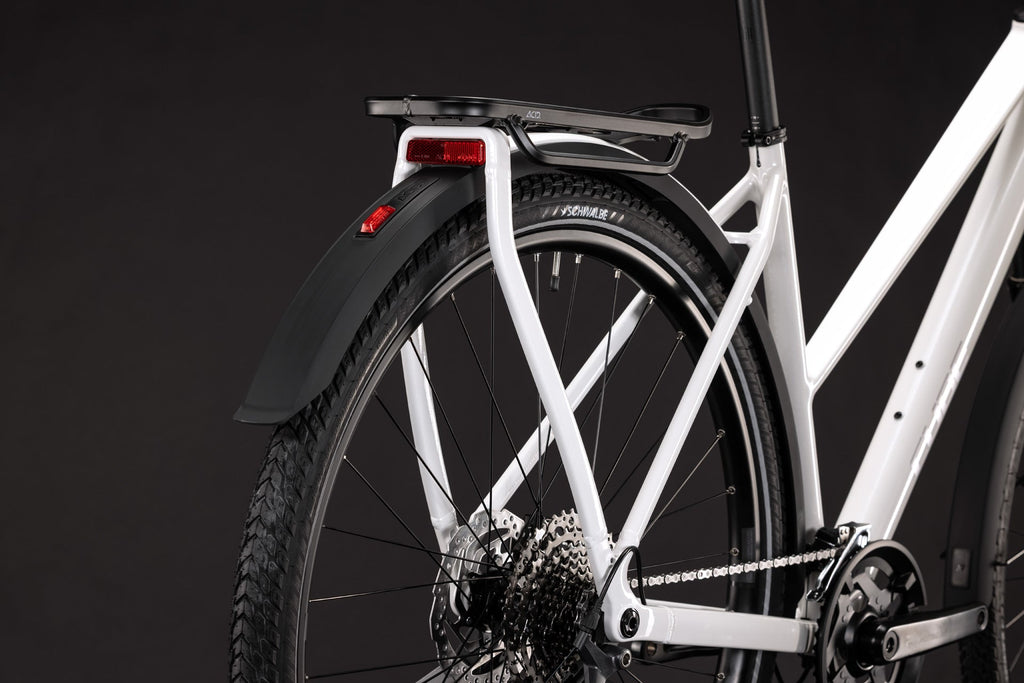 Cube Kathmandu Pro Trapez metallicwhite´n´chrome (2027)