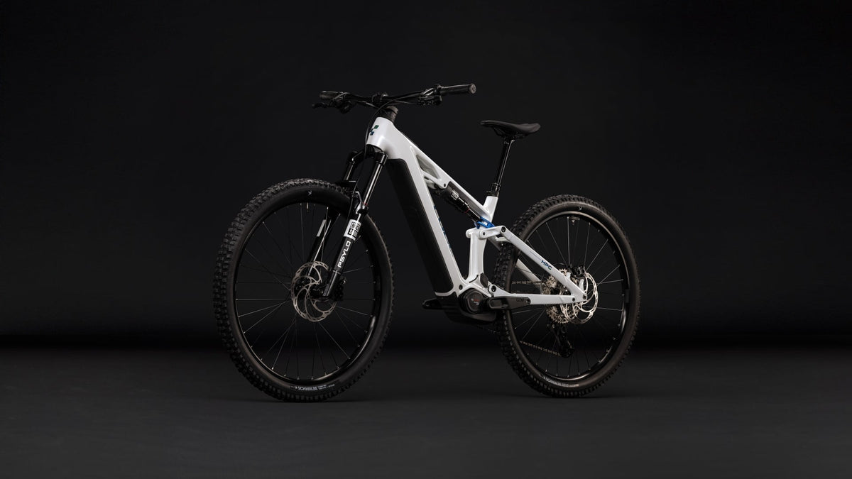 Cube Stereo Hybrid ONE44 HPC Pro 800  metallicwhite´n´blue (2027)