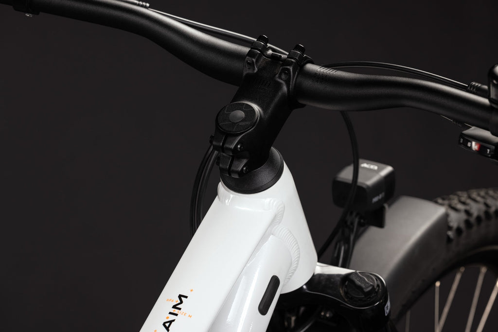Cube Aim ONE FE  metallicwhite´n´black (2027)